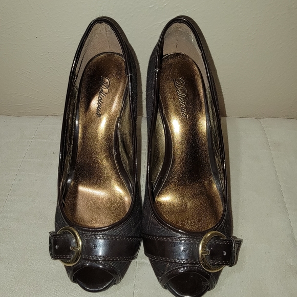 Womens brown plaid heels - Picture 3 of 9